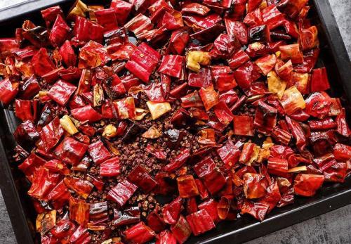 三十年辣味历史：麻辣烫、女神老干妈，中国人为何钟情吃辣