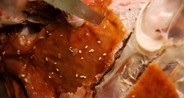 木屋烧烤烤全羊价格表,木屋全羊烧烤