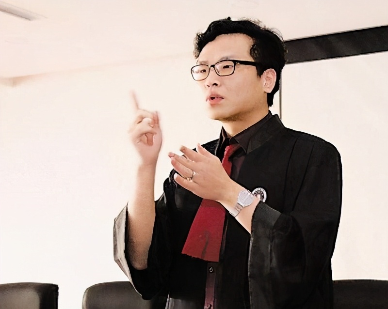 聋哑世界的“通灵人”：一年5万次伸张正义