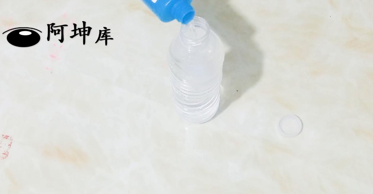 马桶太臭了,放这3样东西,就不会再有异味,每家每户都需要