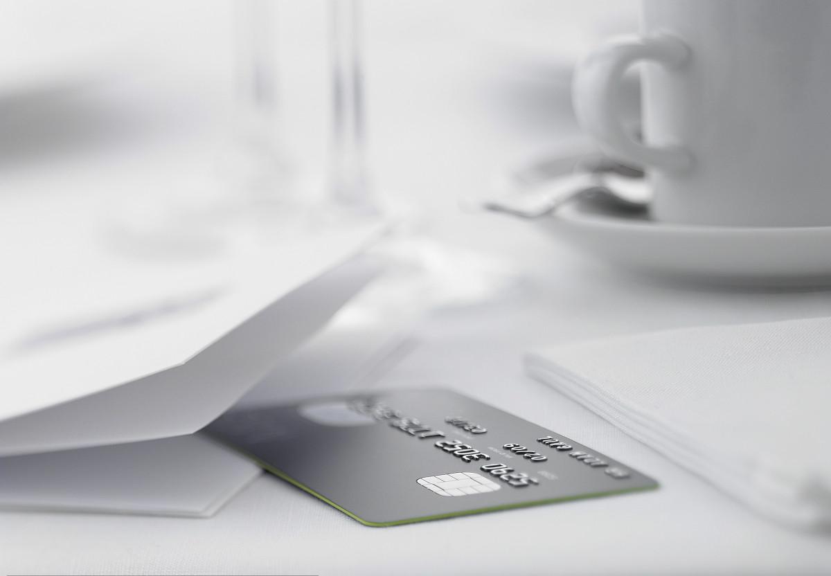 信用卡逾期会往家里寄催收函吗,信用卡逾期了收到了催款函