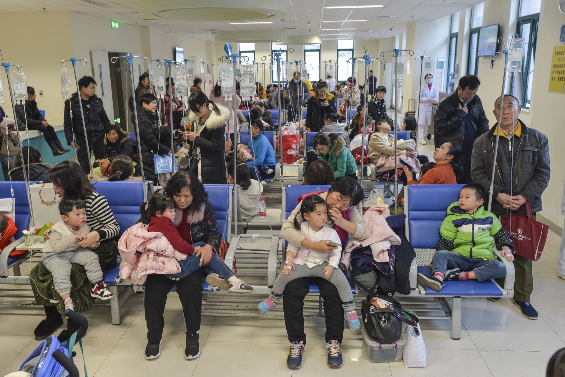 儿科医生宝宝感冒咳嗽,协和医生说小孩发烧怎么办