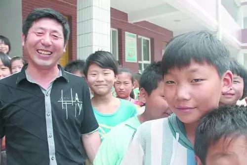 一些乡村教师的事例,乡村教师的故事