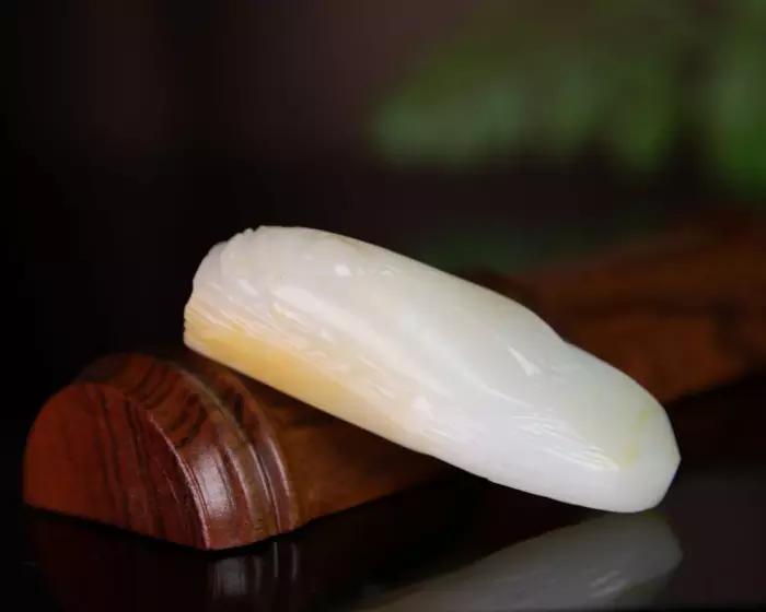 如何区分和田玉山料和籽料,记住这六个鉴别玉的小办法