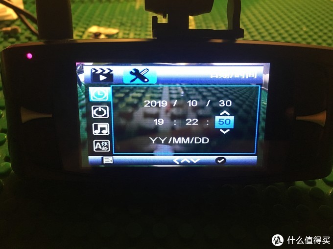 行车记录仪的电池自己怎么换,行车记录仪换个电池多少钱