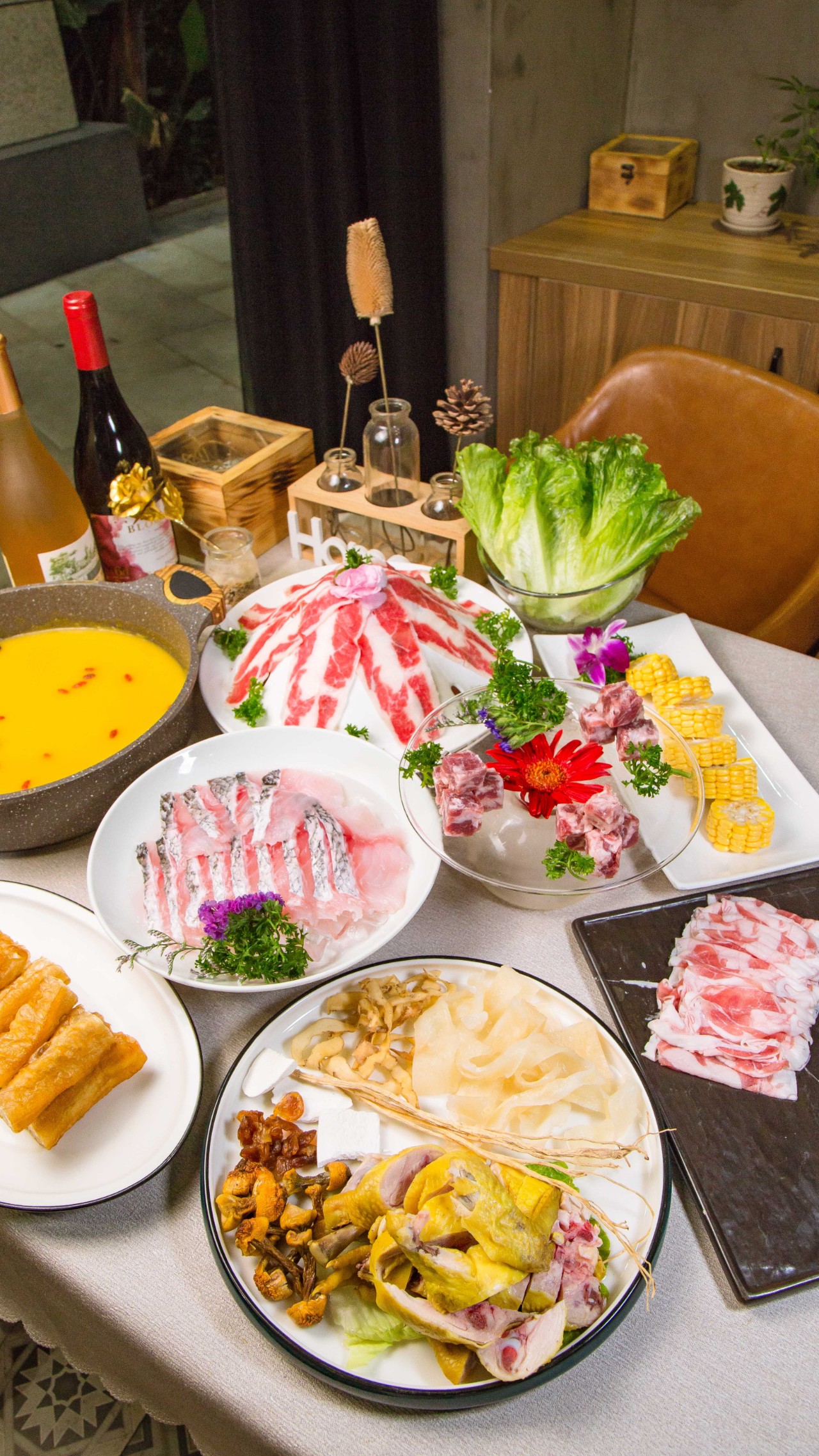 降温了适合吃点什么,一锅鲜香软嫩的花胶鸡火锅