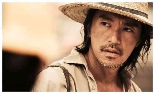 周星驰拍少林足球的片场现场,周星驰拍少林足球几岁