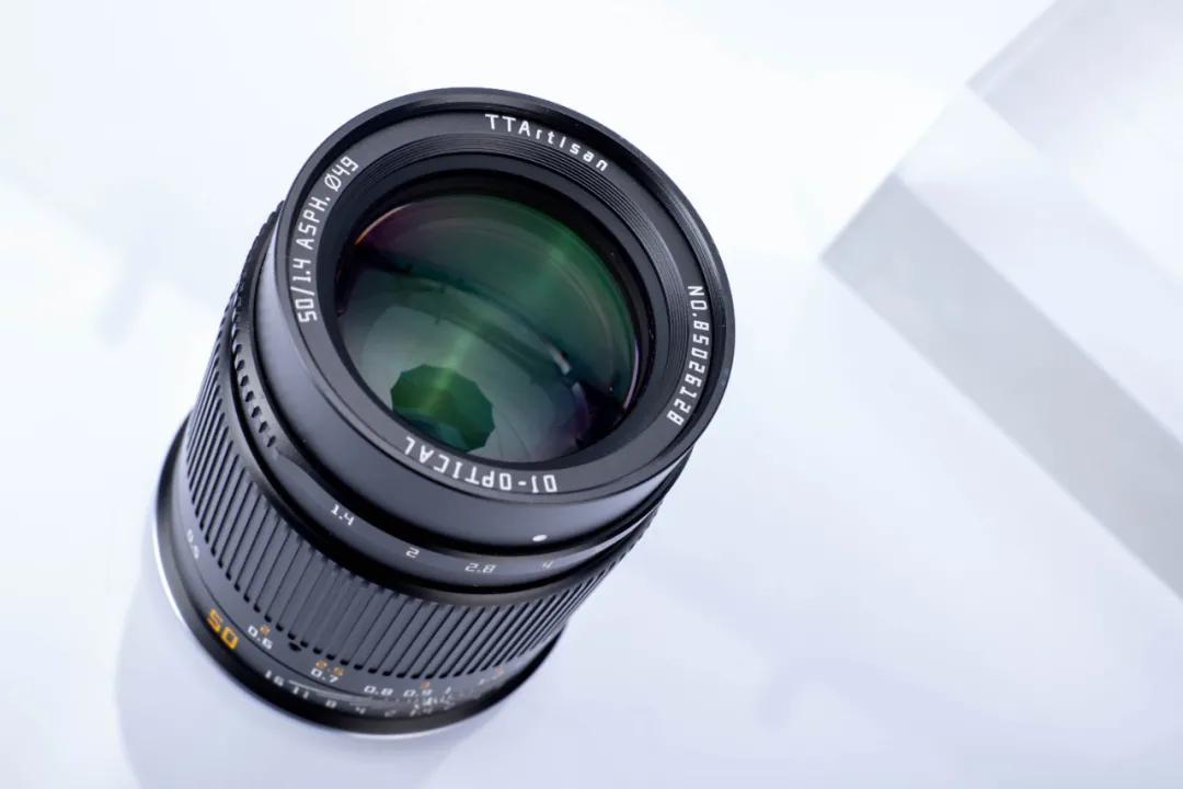 50mmf1.4全画幅镜头推荐,50mmf1.4镜头有几代