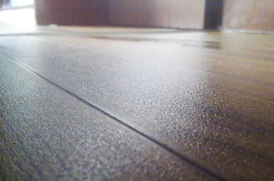 家具受潮如何烘干,家具受潮发霉有什么办法