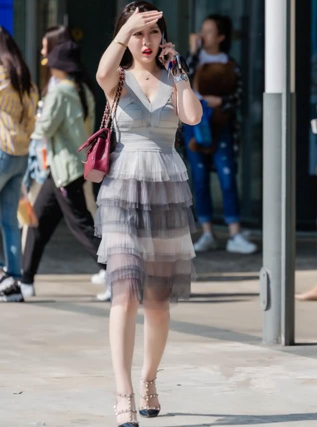 肉肉腿女生别担心了，用“小船鞋”代替老爹鞋，还显胖我就跟你姓