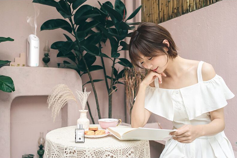 精油后喷什么水好,玫瑰精油怎样使用效果最好