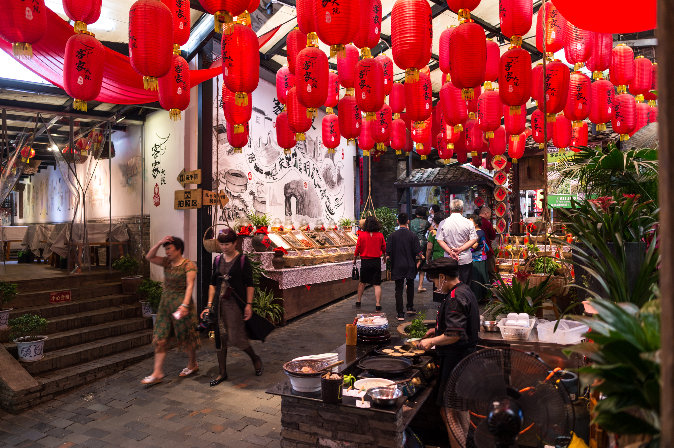 赣州客家大院价目表,江西赣州客家美食在哪