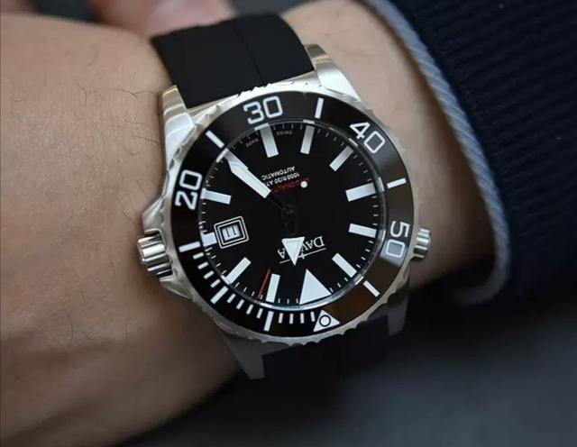 天梭美度汉米尔顿是一个档次吗,汉米尔顿和天梭美度选哪个好