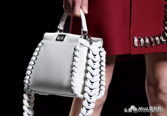 母亲节给妈妈做什么样的包包,母亲节该送什么样的包包