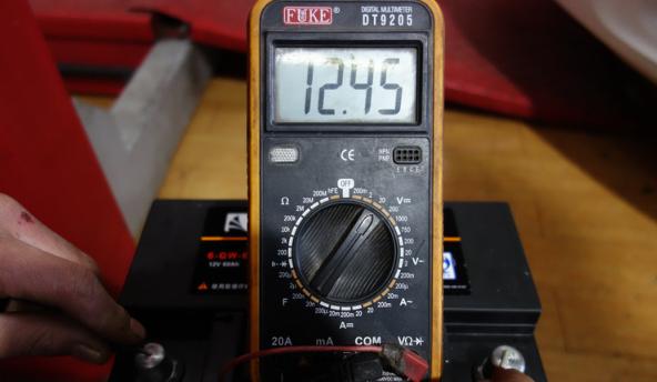 冬天汽车启动困难的原因是什么,冬季汽车启动困难解决方法