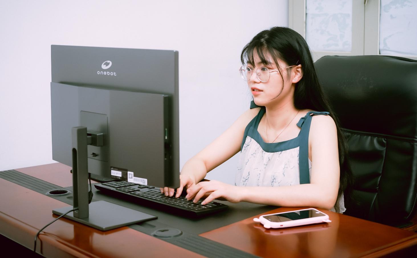 搭载11代酷睿i5的笔记本电脑,酷睿11代i5一体机