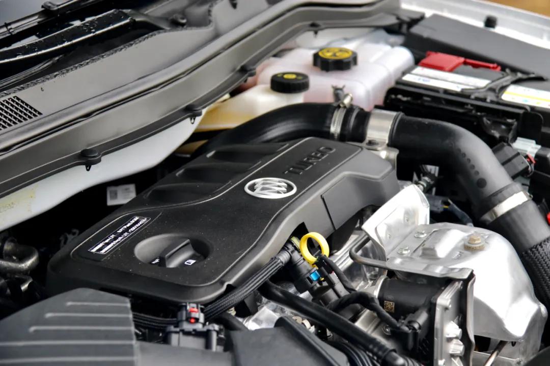 别克英朗经济实用的家轿实拍,运动又居家的车