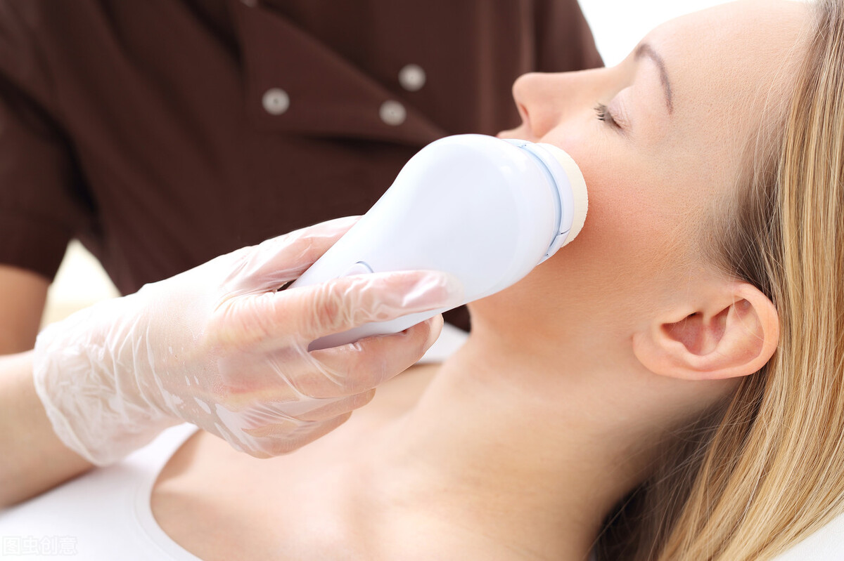 重庆大姐开美容店，用“人性弱点”办活动，年收入80万，可复制