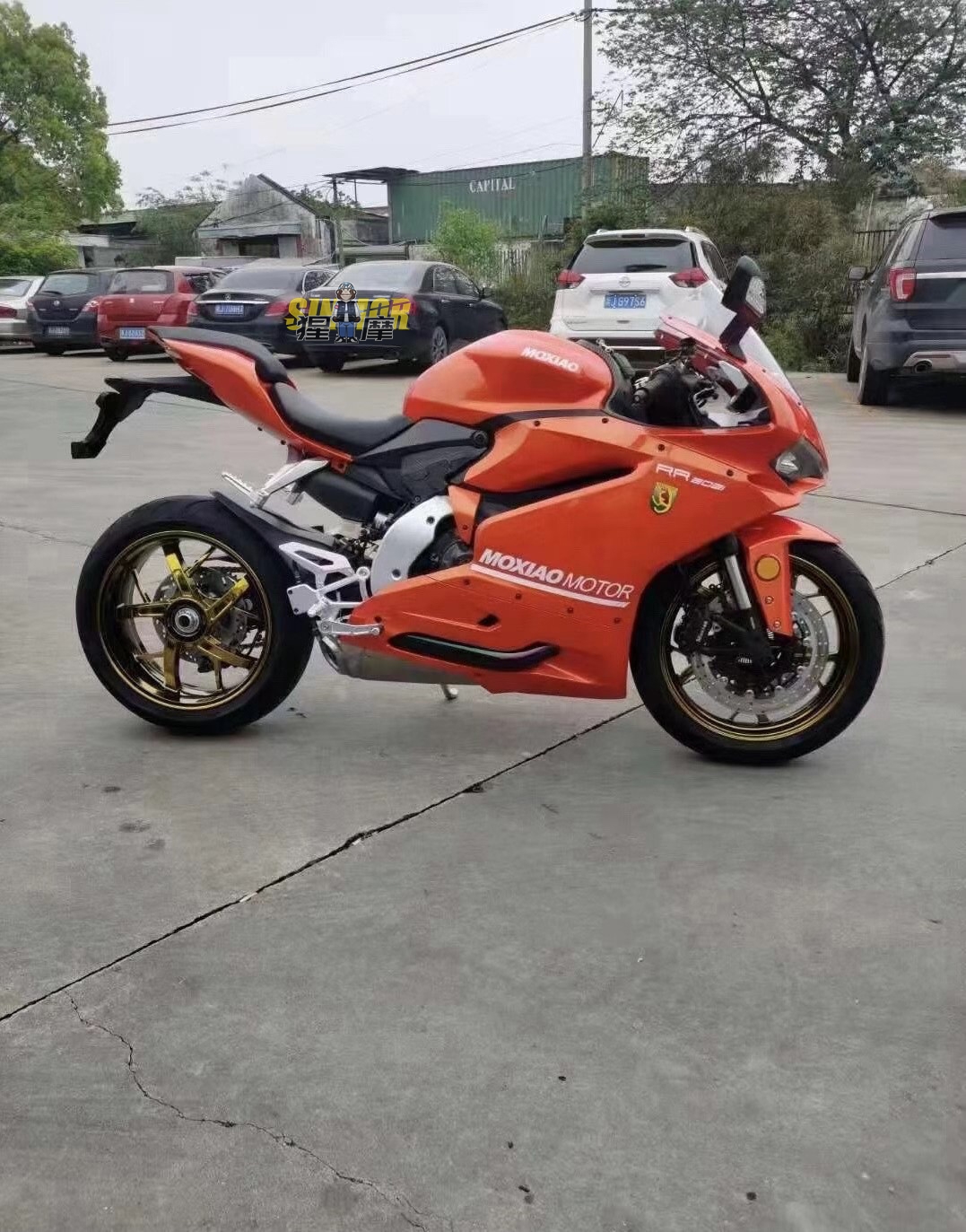 杜卡迪摩枭500rr与杜卡迪v4对比,摩枭500rr对比杜卡迪外观