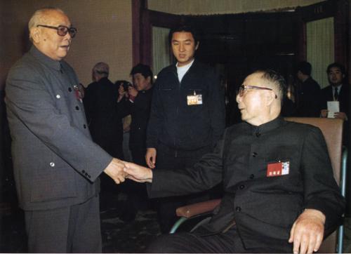 十大元帅中学历最高，29岁娶19岁娇妻，聂帅一生一世只爱一人