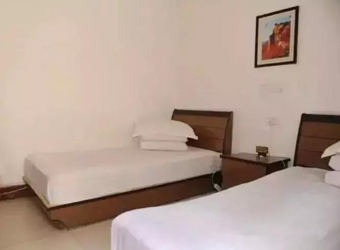 华山山中住宿,华山山上住宿攻略及费用