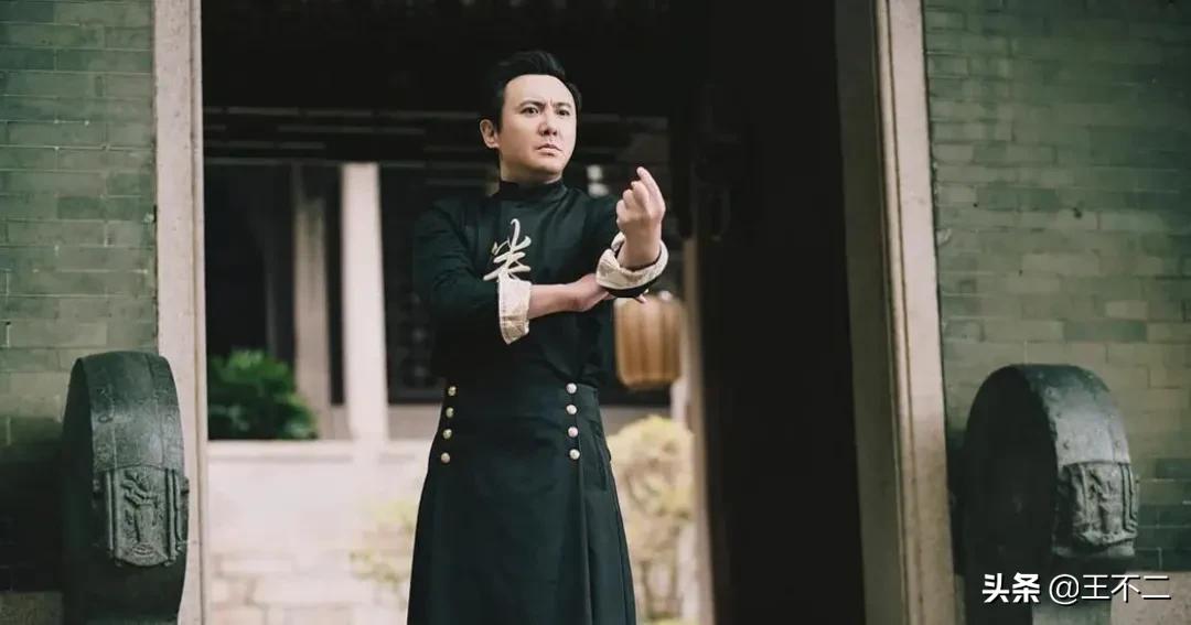 怂人屙稀屎，霸王拉硬弓