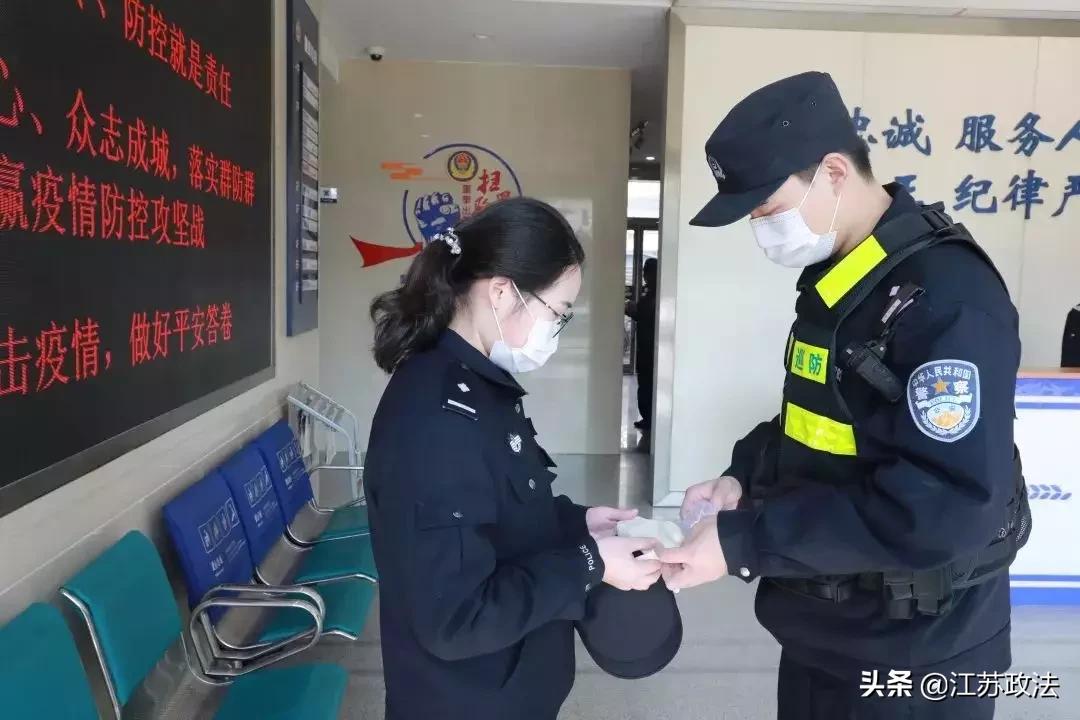 疫情防控一线的感人瞬间 (抗击疫情防控一线的一个感人故事)