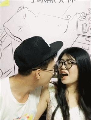 摆拍秀恩爱博主打假,炫富女作家秀恩爱