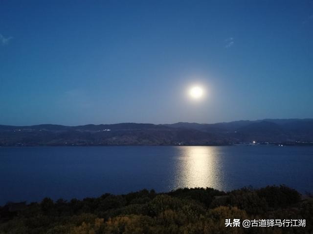 成也螺旋藻，败也螺旋藻～这个中国唯一的湖泊，未来该何去何从？