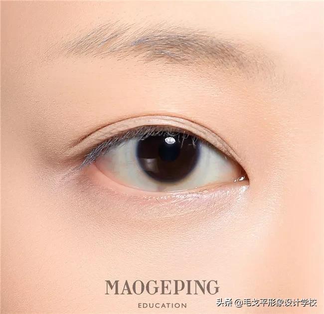 美妆眼妆教程眼睛这样画超好看,怎样画超干净的素颜卧蚕眼妆
