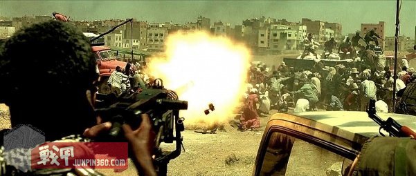 美国黑鹰战机坠落视频,十部顶级战争大片黑鹰坠落