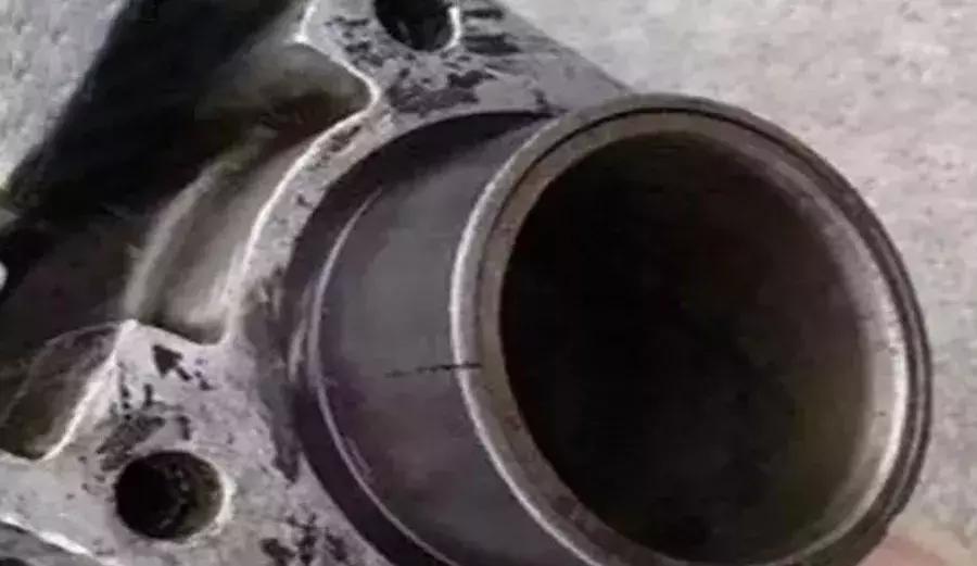 机油进水导致启动困难,机油进水了还能开多久