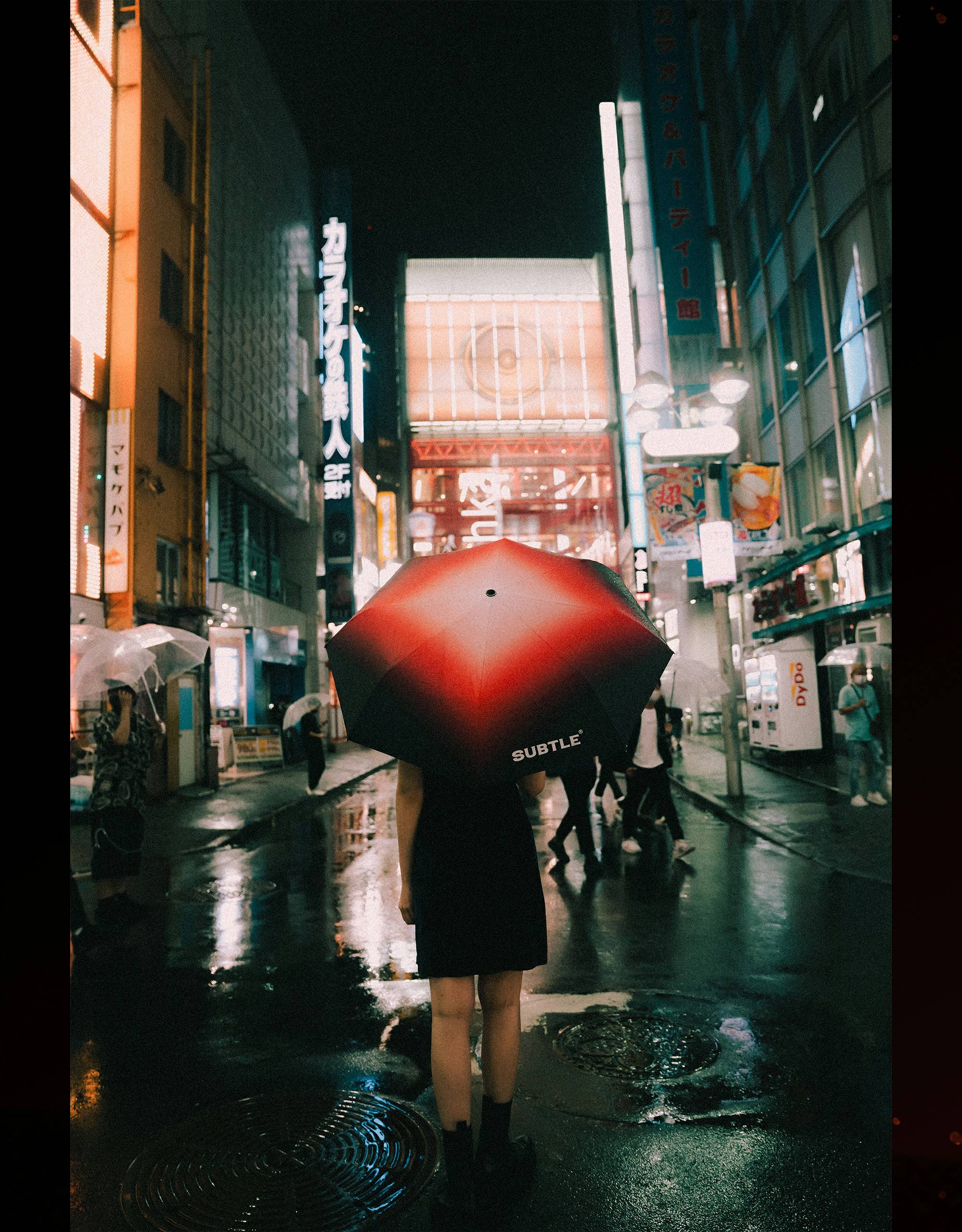 国潮品牌SUBTLE推出全新TRITIUM-703晴雨伞他们家背包你一定见过