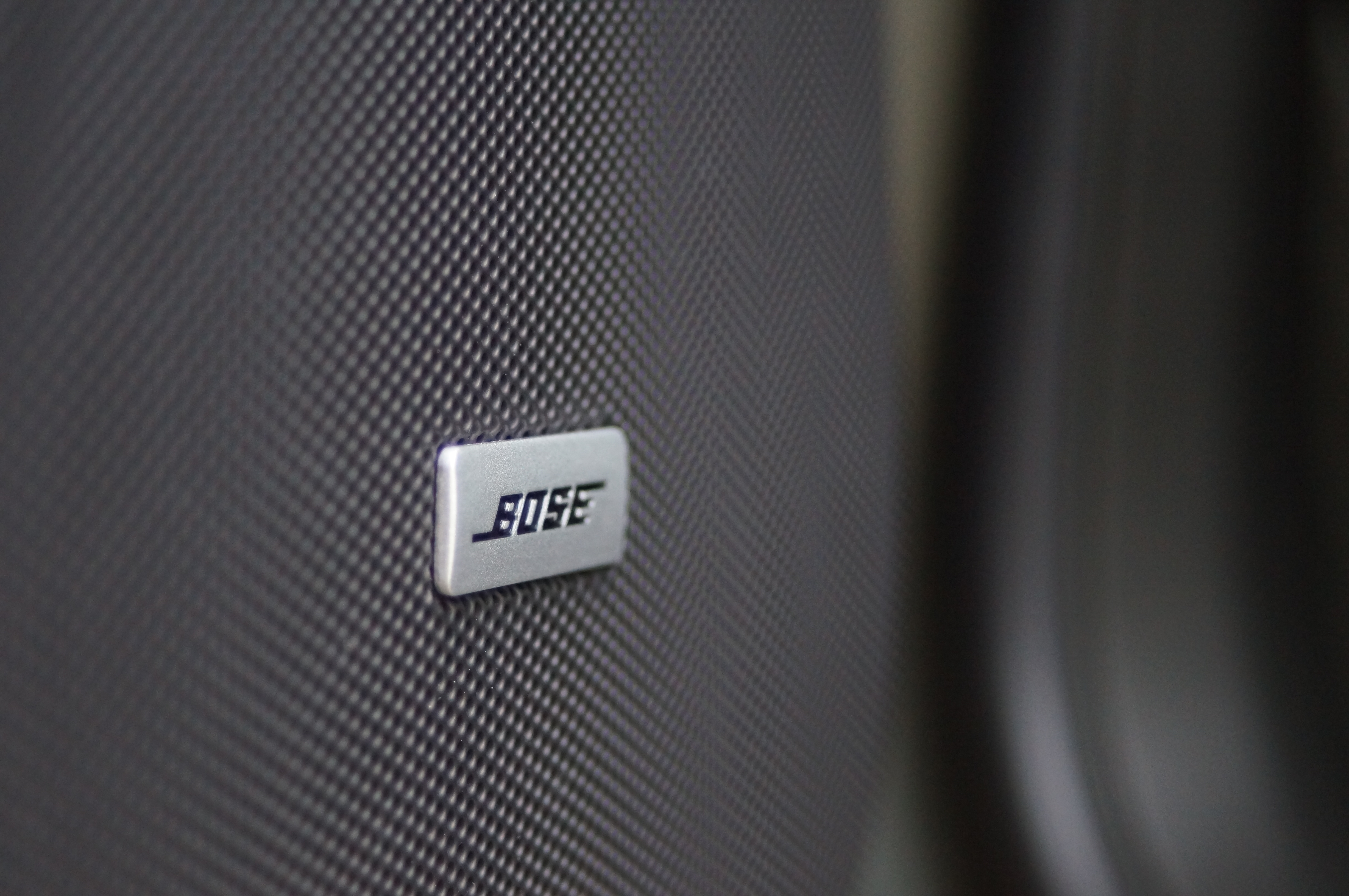 汽车音响品牌性价比高测评,汽车各个品牌音响适合听什么