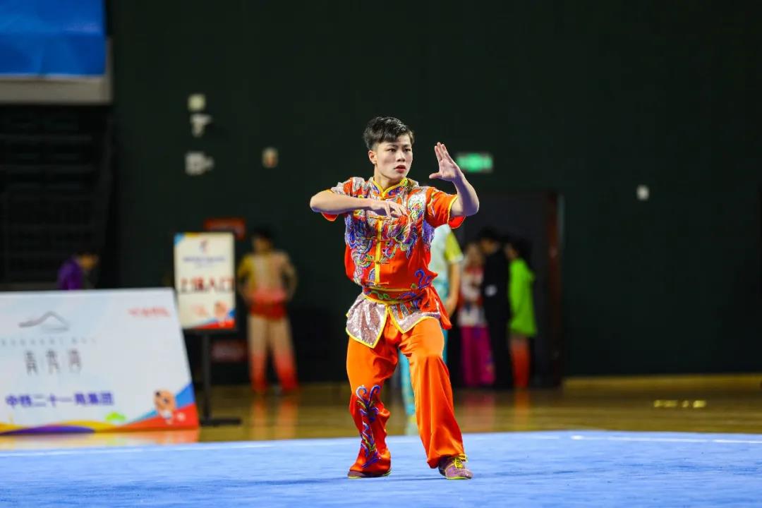 激人上进、助人成功，请欣赏渝北南华中学风采