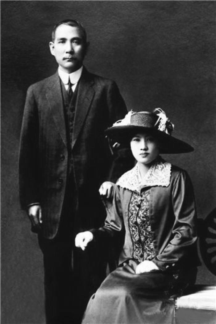孙中山与宋庆龄在日本结婚，宋父为何要给孙中山下跪？