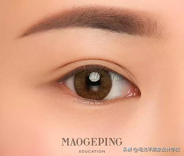 如何画眼妆显得眼睛又圆又大,眼妆怎么画显得眼睛大视频