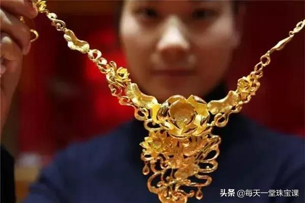 大牌拿我们当傻子吗！掉钻、变黑、都还是划痕，别再交智商税啦