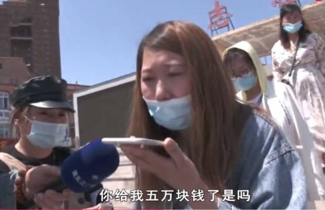 影楼改名再注销后，顾客充值的钱退不了，前后两任老板互相推脱