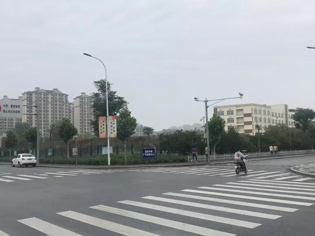 新划进光明中学的这个老小区，位置真好！还不贵