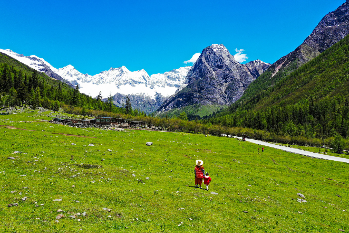 距离成都最近的户外天堂，这里比瑞士、阿尔卑斯还美