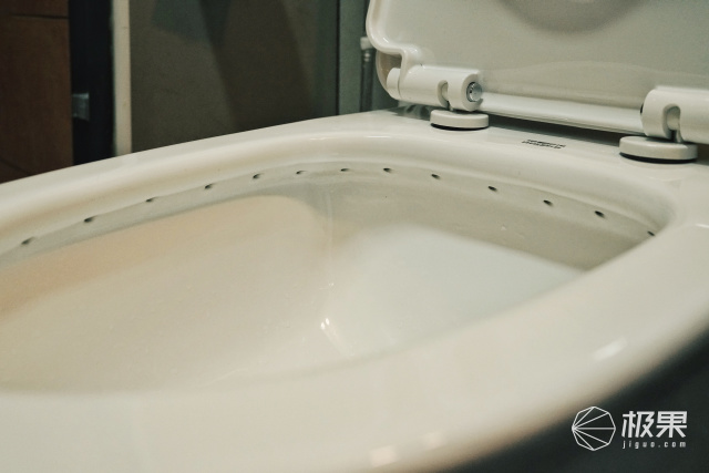 新型永不堵塞节水马桶,换一个智能马桶