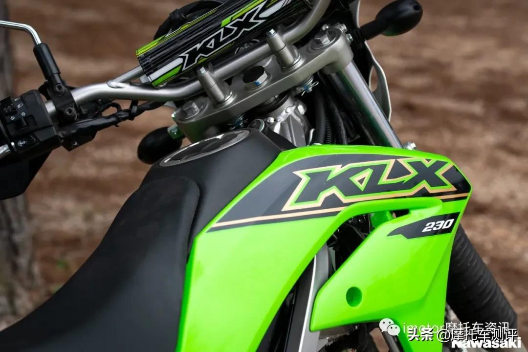 川崎klx230和川崎300x哪个好,川崎klx230和无极300哪个好