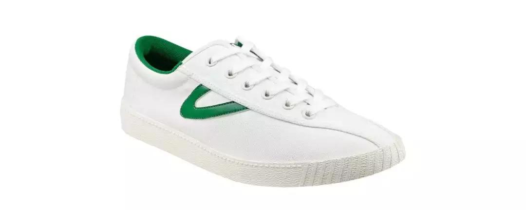 看男生第一眼会看鞋是什么心理,看男生第一眼会看衣品