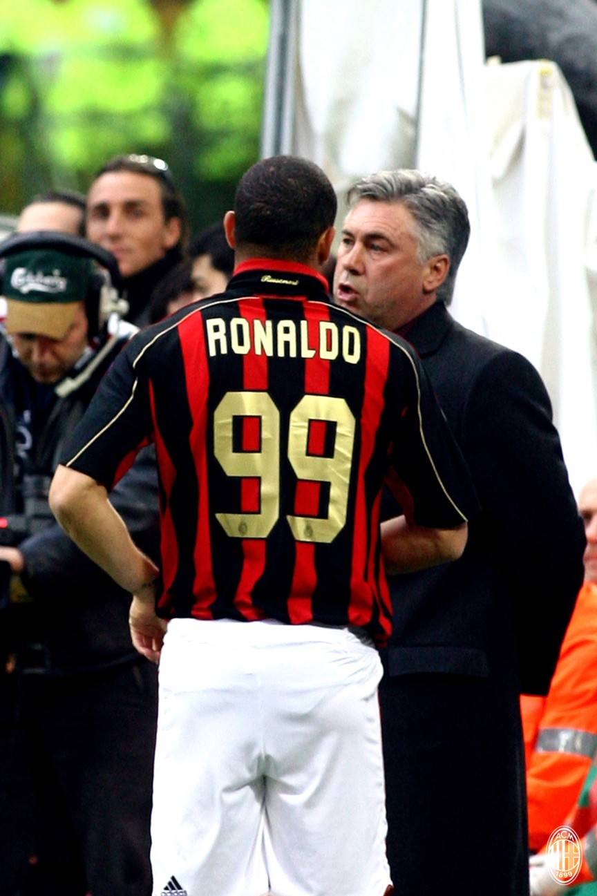 八年的美好,镌刻下永远的红黑色彩