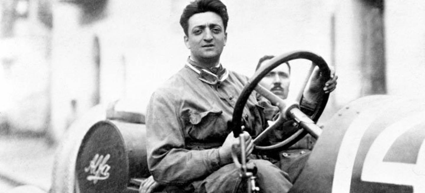 保时捷和法拉利标志的马一样吗,法拉利唯一的对手保时捷