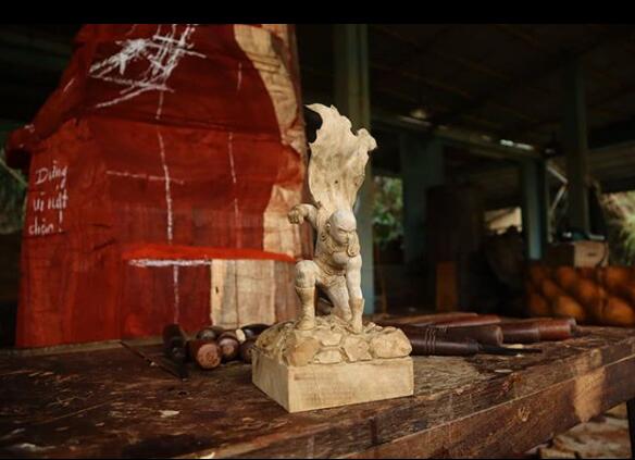 越南网友手工木雕孙悟空，这一尊怕是能赶上10个手办的价格