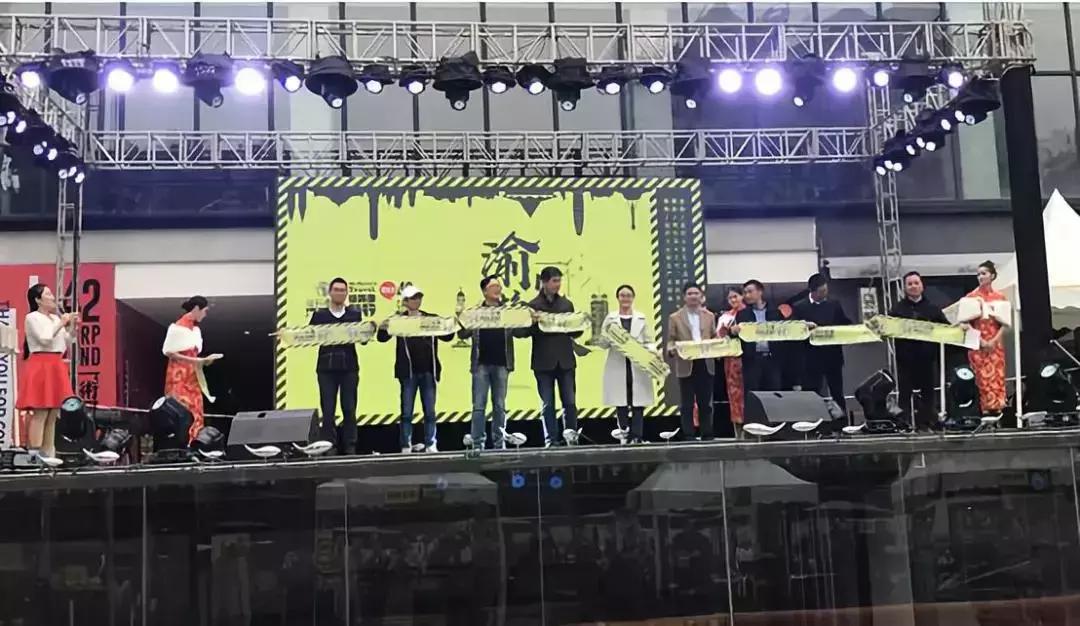 一个人出去有点无聊,一个人出去玩无聊吗