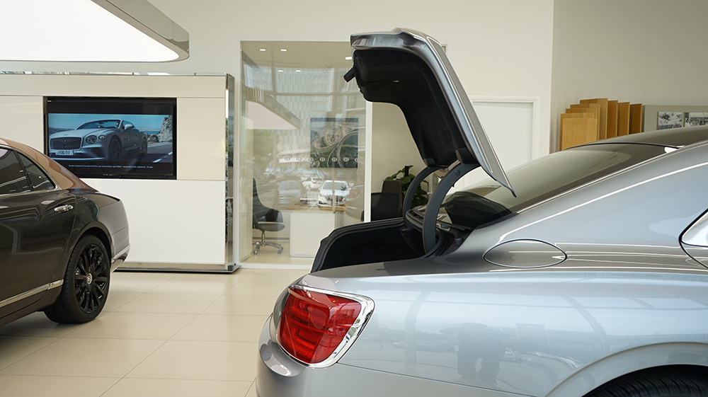 宾利飞驰2024款是立标还是平标,运动宾利飞驰