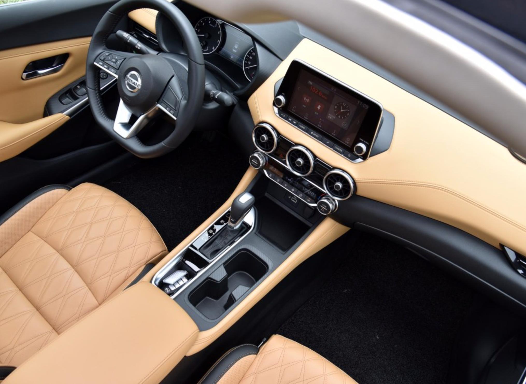 新款轩逸对比轩逸,2019轩逸和2020轩逸怎么选